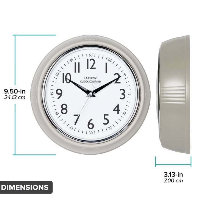 Dimension image in inches and centimeters of the 404-3024TP 9.5-inch Diner Clock – Taupe featuring the retro-style taupe frame in profile measuring 3.13 inches deep. The 9.50-inch diameter clock has a white dial, chrome bezel, black numerals and minute markings, black metal hands, and a silver second hand.