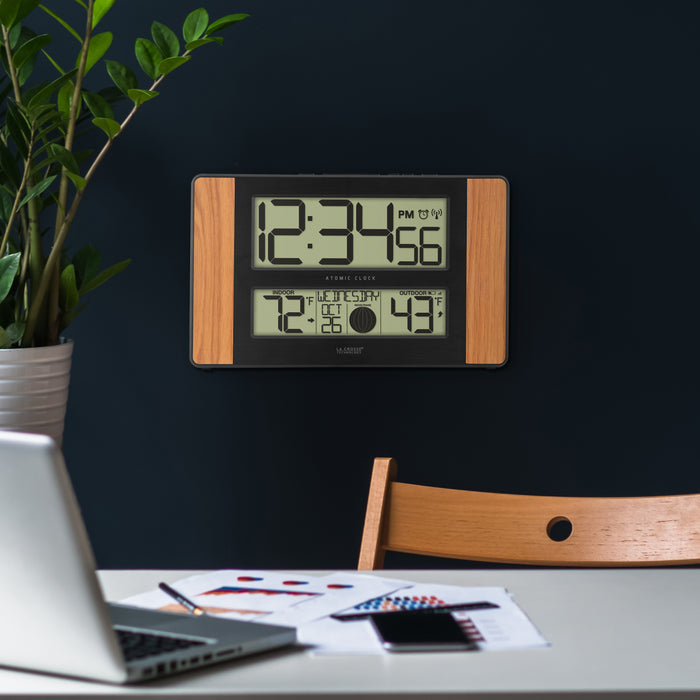 513-1417V6 Atomic Digital Wall Clock