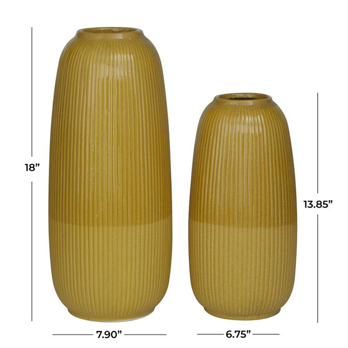 COSMOLIVING BY COSMOPOLITAN YELLOW CERAMIC VASE