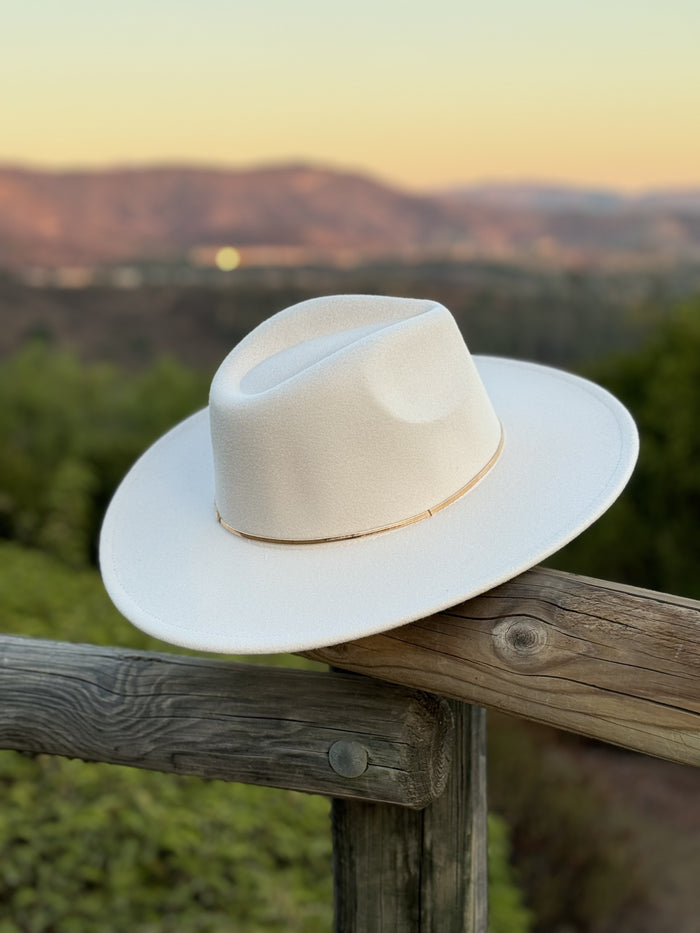 GIDDY UP GOLD CHAIN HAT