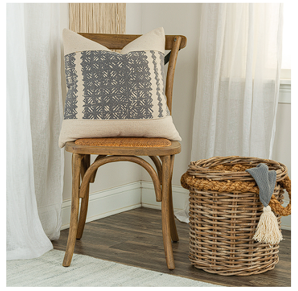 THROW PILLOW