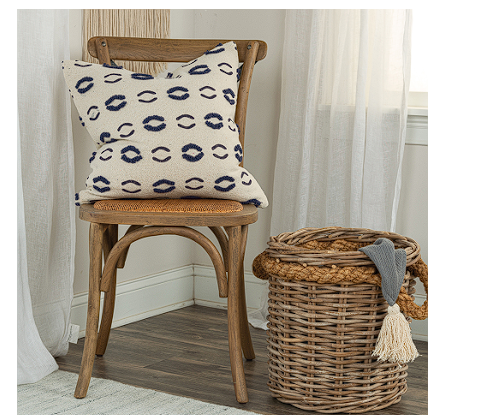 THROW PILLOW
